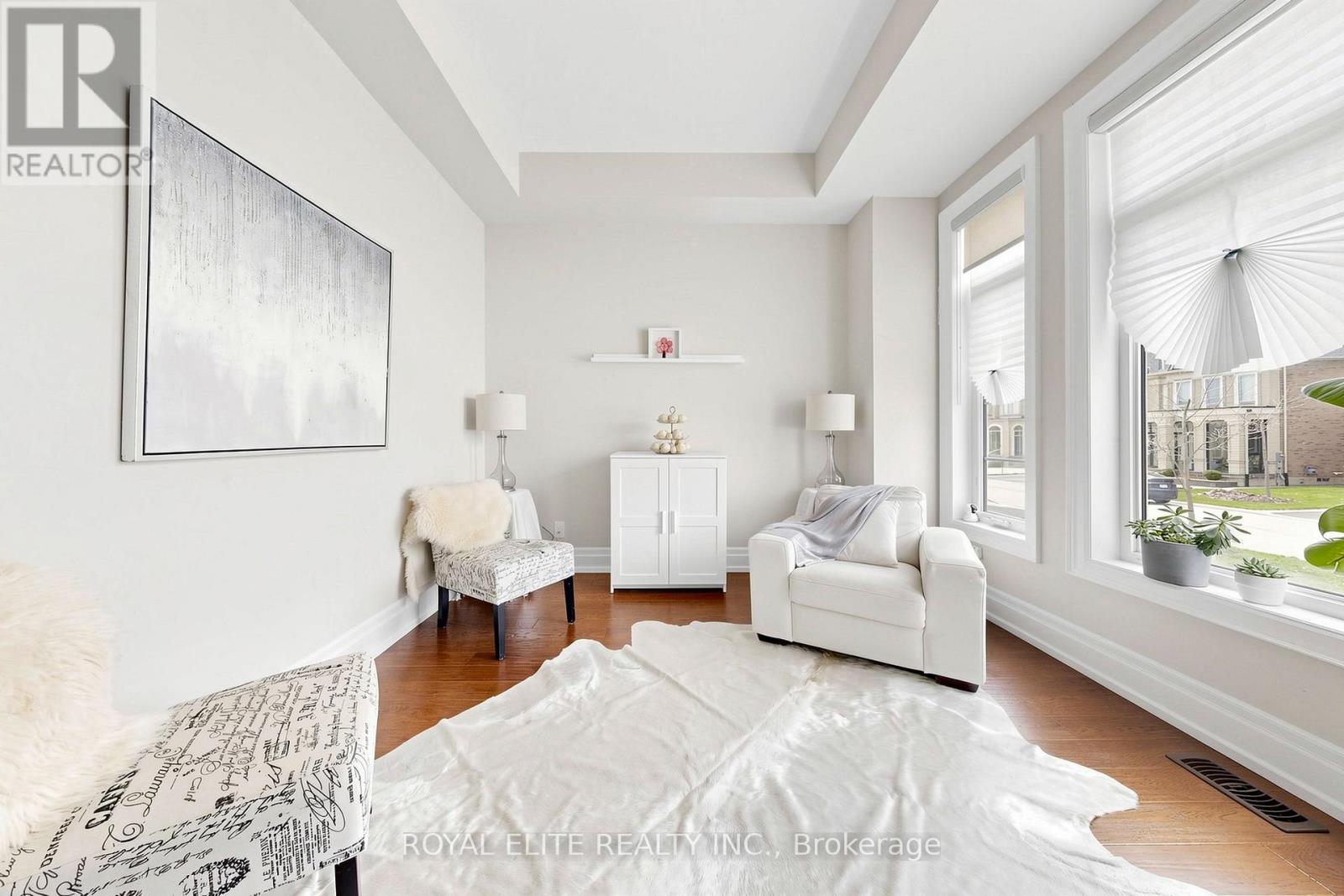 61 Grange Drive, Richmond Hill, Ontario  L4E 1E2 - Photo 3 - N13044132