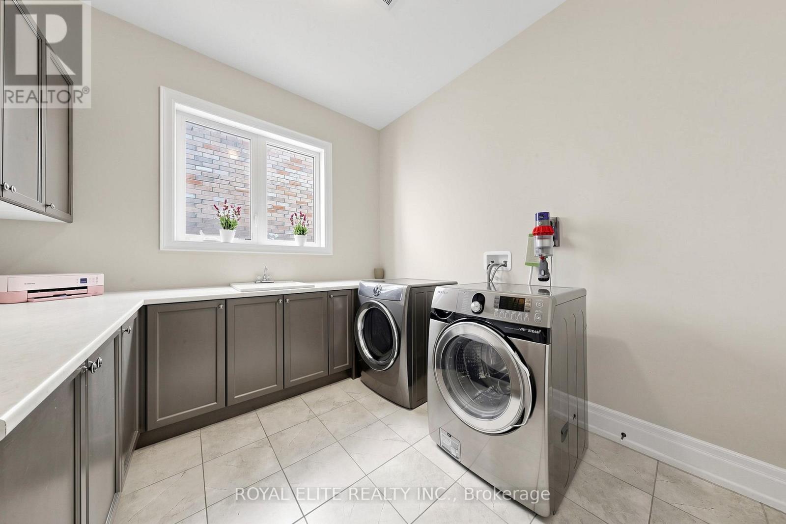 61 Grange Drive, Richmond Hill, Ontario  L4E 1E2 - Photo 36 - N13044132