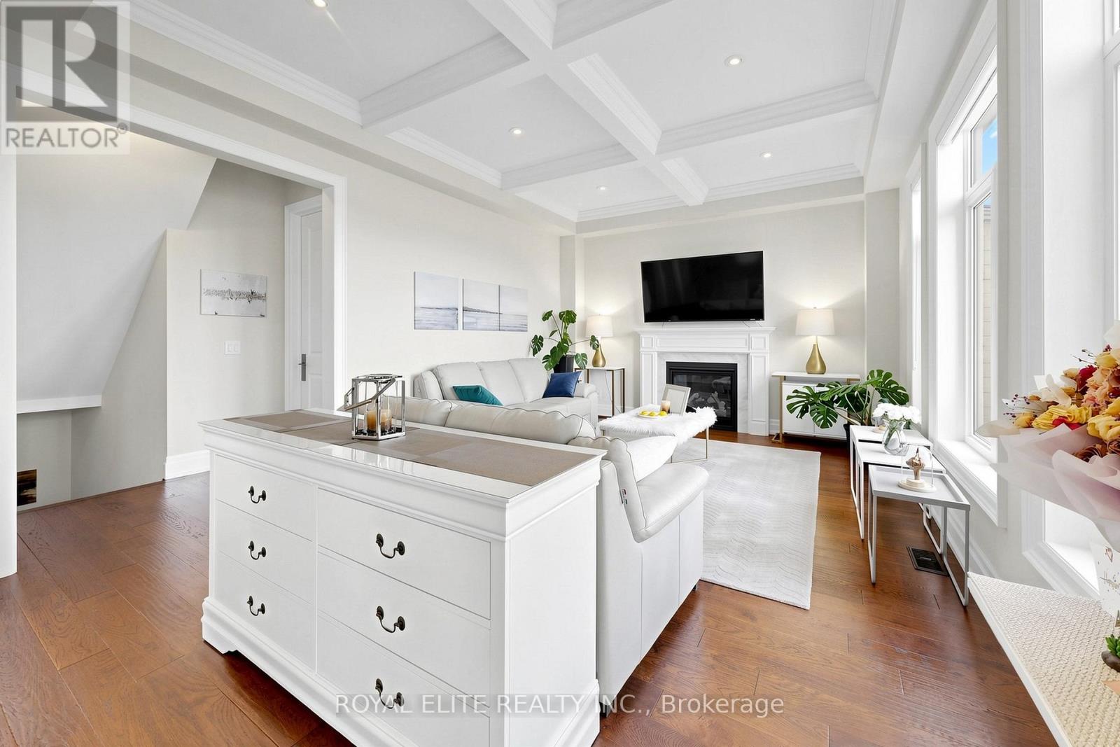 61 Grange Drive, Richmond Hill, Ontario  L4E 1E2 - Photo 5 - N13044132