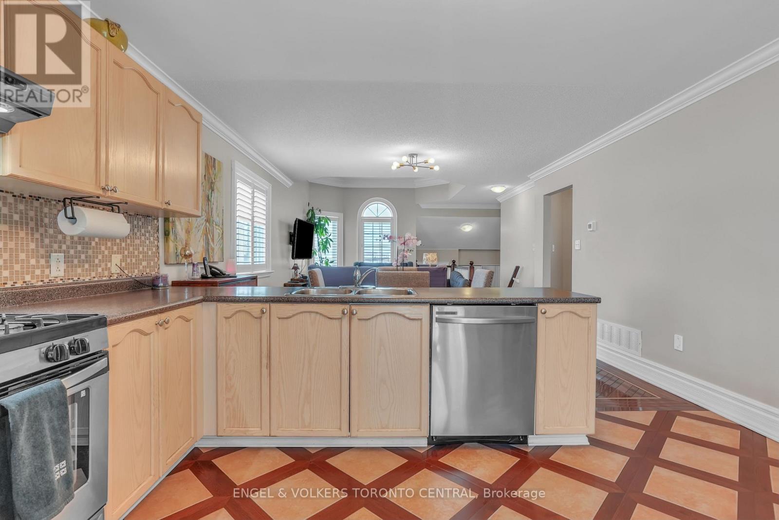 239 Country Lane, Barrie, Ontario  L4N 0W2 - Photo 19 - S13044154