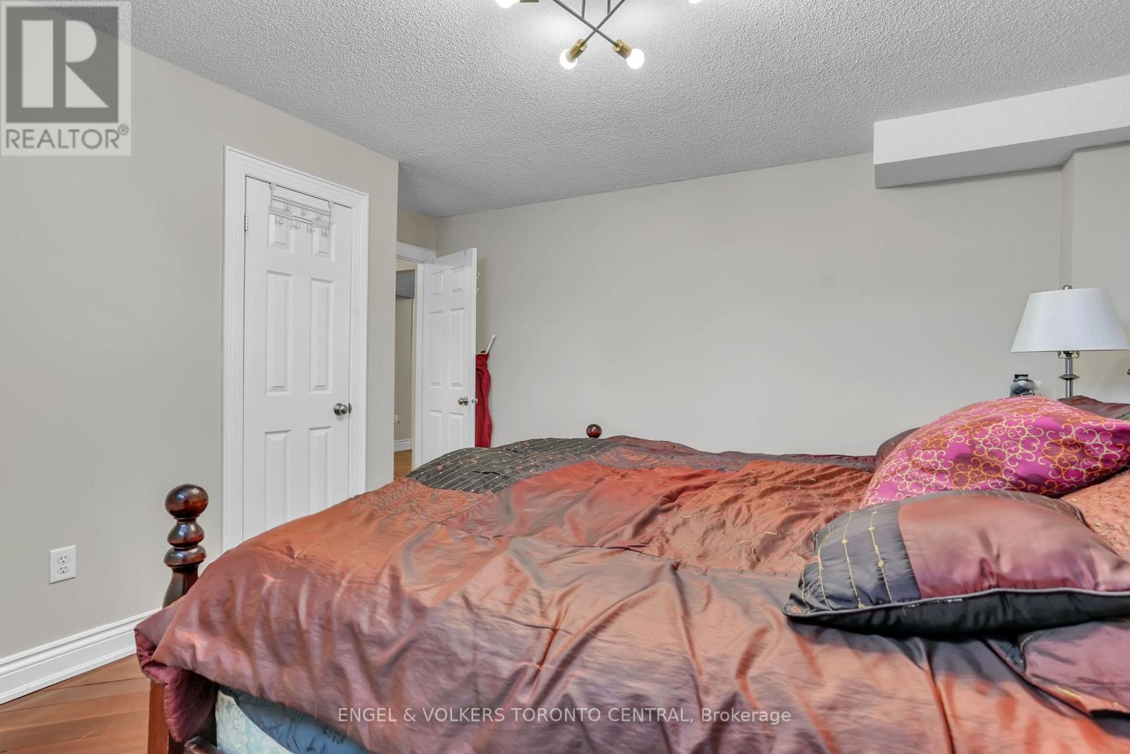 239 Country Lane, Barrie, Ontario  L4N 0W2 - Photo 35 - S13044154