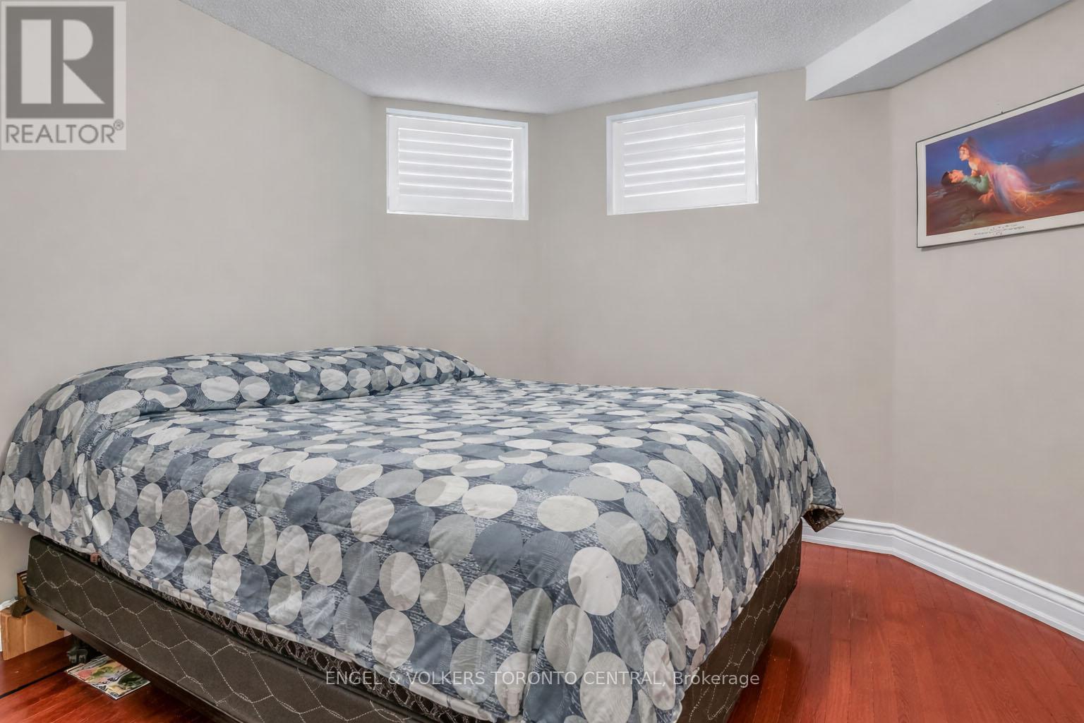 239 Country Lane, Barrie, Ontario  L4N 0W2 - Photo 7 - S13044154