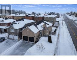 239 COUNTRY LANE, Barrie, Ontario