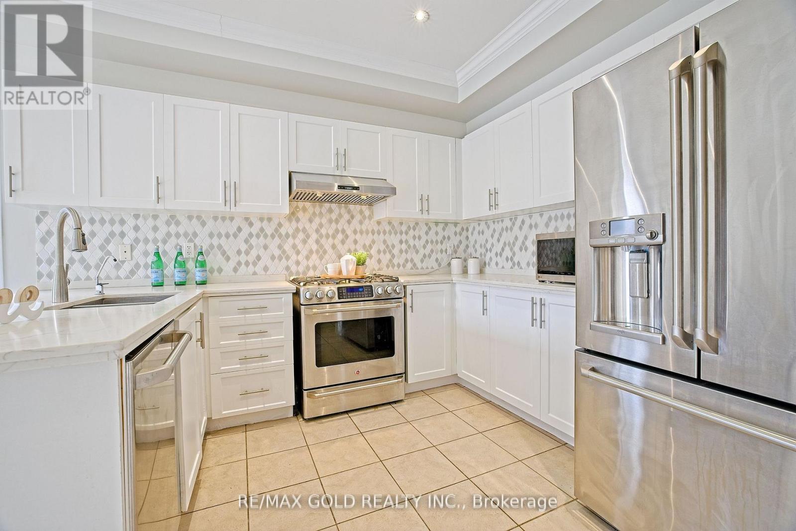 16 Cottontail Road, Brampton, Ontario  L7A 3R3 - Photo 17 - W13044146