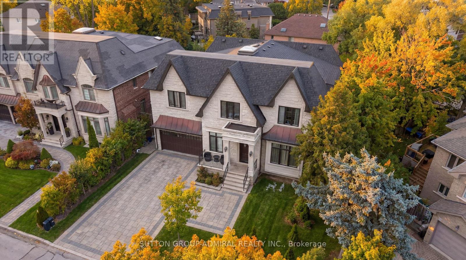 5 LLOYDMINSTER CRESCENT, Toronto, Ontario