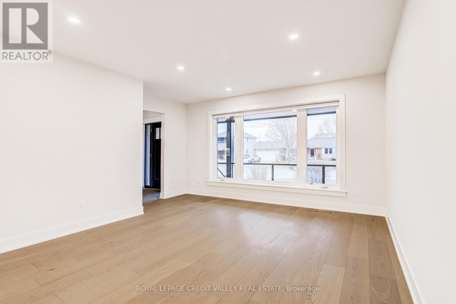 500 Selsey Drive, Mississauga, Ontario  L5A 1B9 - Photo 19 - W12890422