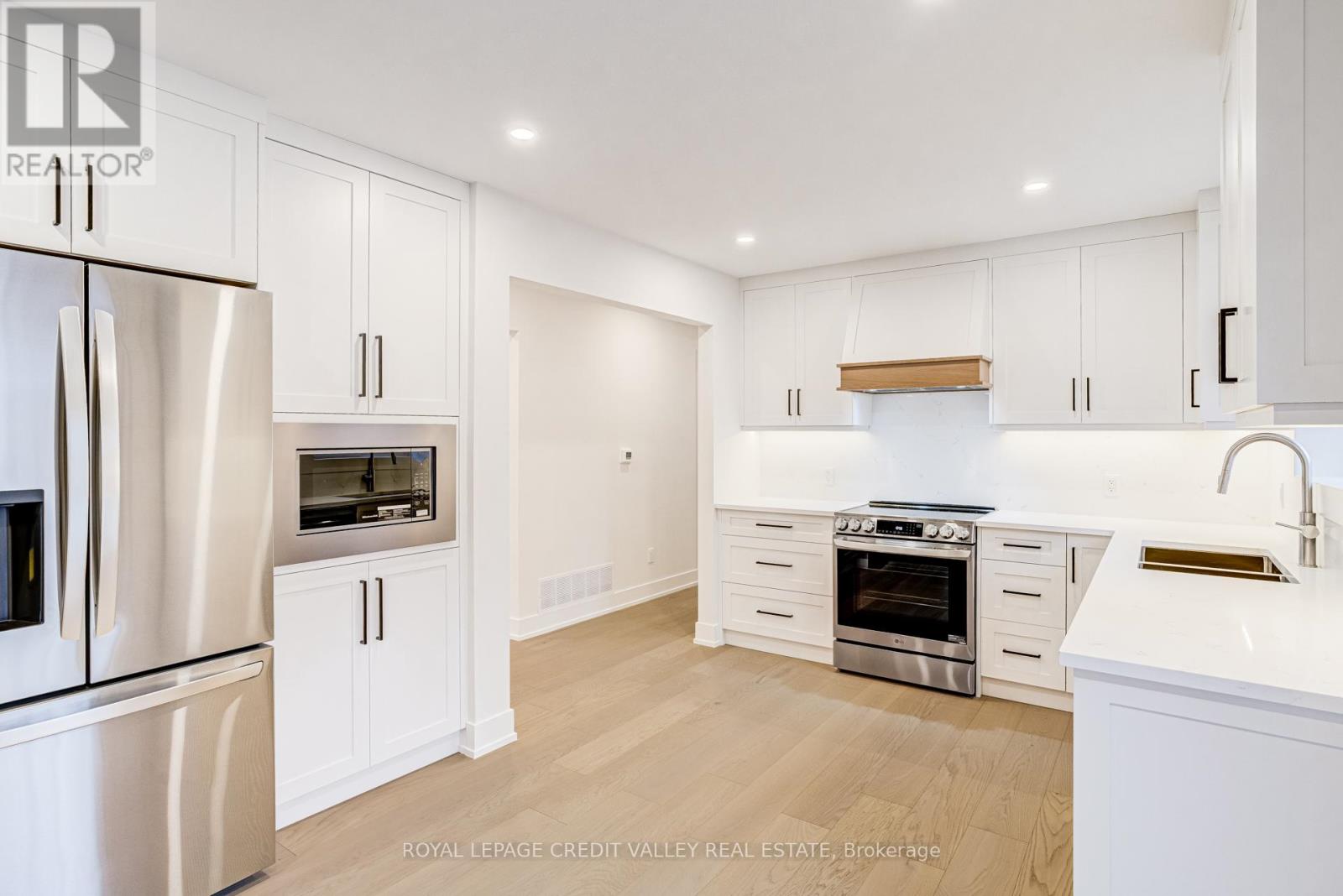 500 Selsey Drive, Mississauga, Ontario  L5A 1B9 - Photo 16 - W12890422