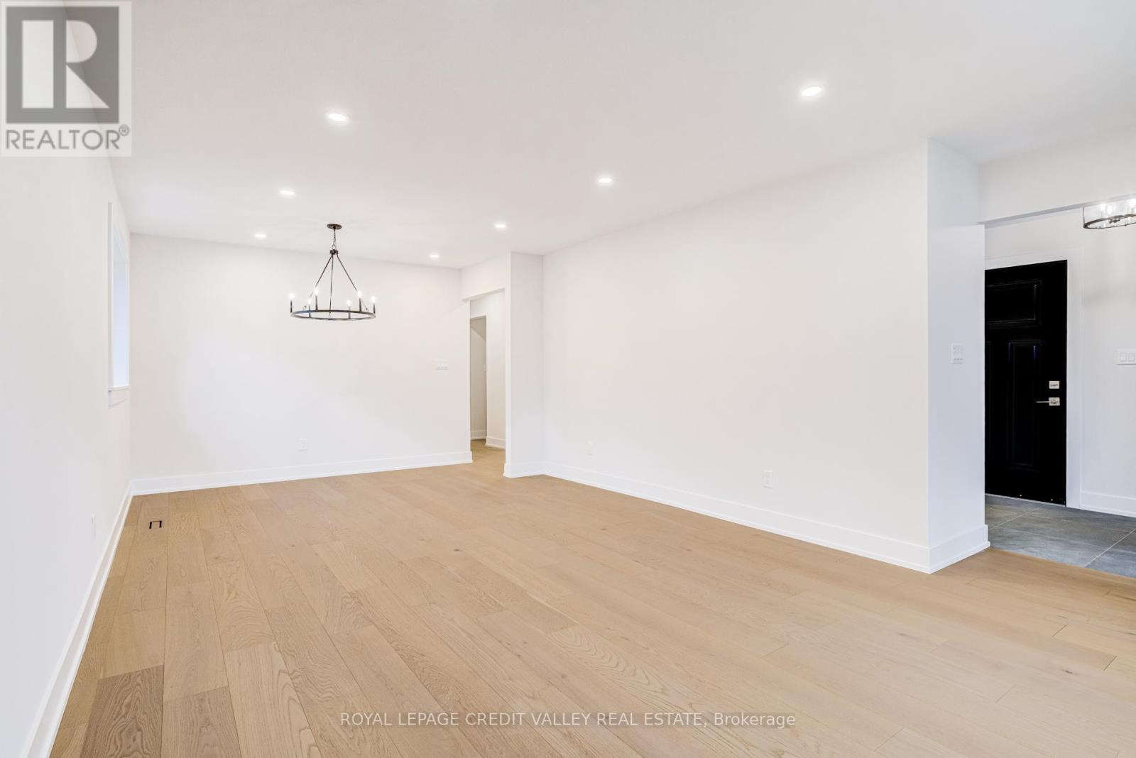 500 Selsey Drive, Mississauga, Ontario  L5A 1B9 - Photo 22 - W12890422