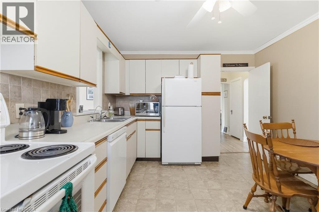 9 Sussex Avenue, Brantford, Ontario  N3R 2G5 - Photo 16 - 40822778