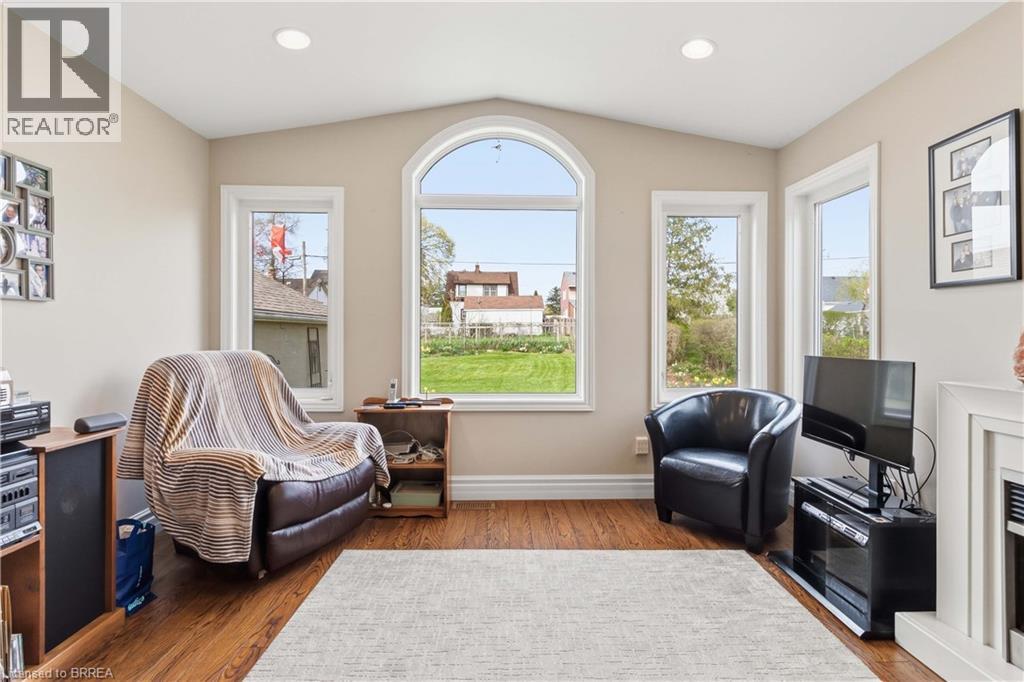 9 Sussex Avenue, Brantford, Ontario  N3R 2G5 - Photo 21 - 40822778