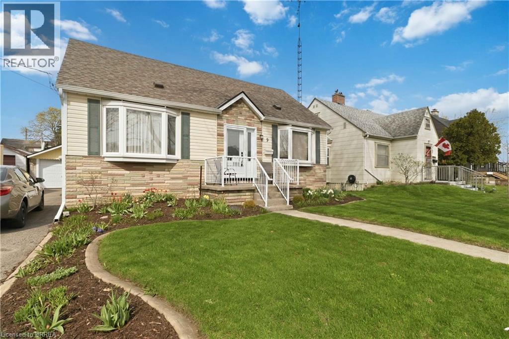 9 Sussex Avenue, Brantford, Ontario  N3R 2G5 - Photo 3 - 40822778