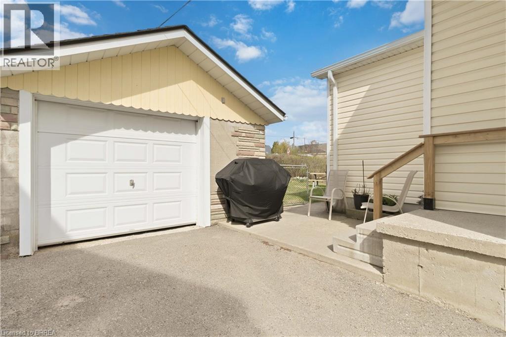 9 Sussex Avenue, Brantford, Ontario  N3R 2G5 - Photo 39 - 40822778