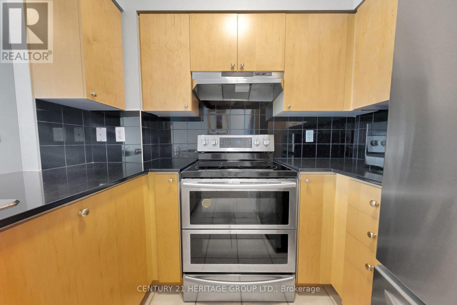 2713 - 231 Fort York Boulevard, Toronto, Ontario  M5V 1B2 - Photo 8 - C12886462