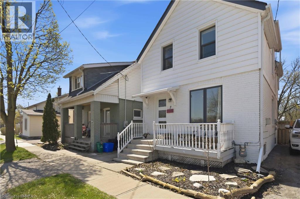 7 Ontario Street, Brantford, Ontario  N3S 2B7 - Photo 2 - 40823840