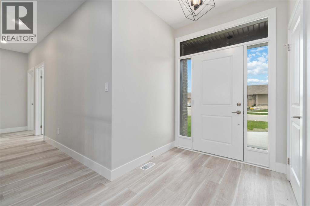 3560 Britt Boulevard, Plympton-Wyoming, Ontario  N0N 1E0 - Photo 2 - 26009127