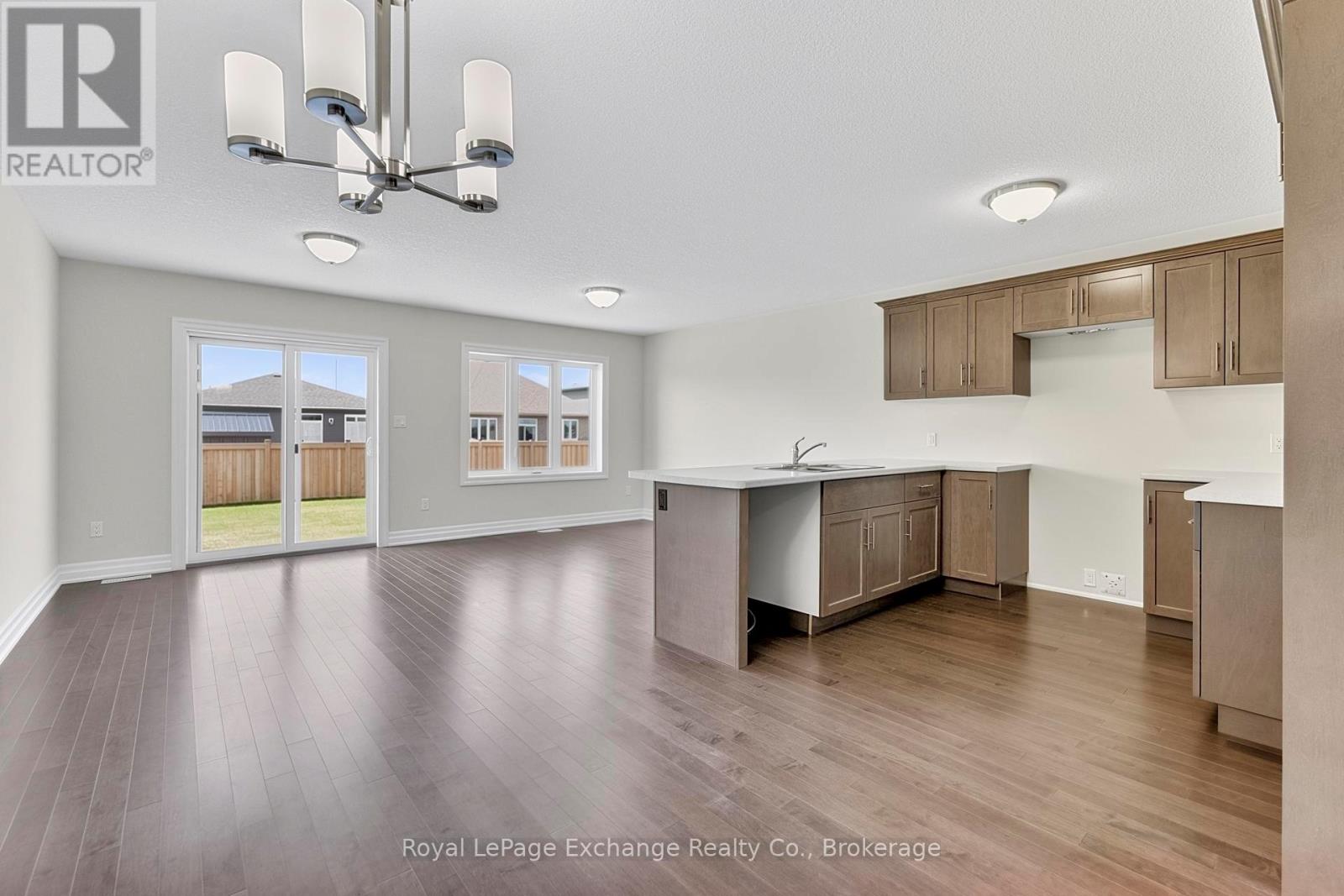 380 Hawthorne Street, Saugeen Shores, Ontario  N0H 2C3 - Photo 4 - X13044220