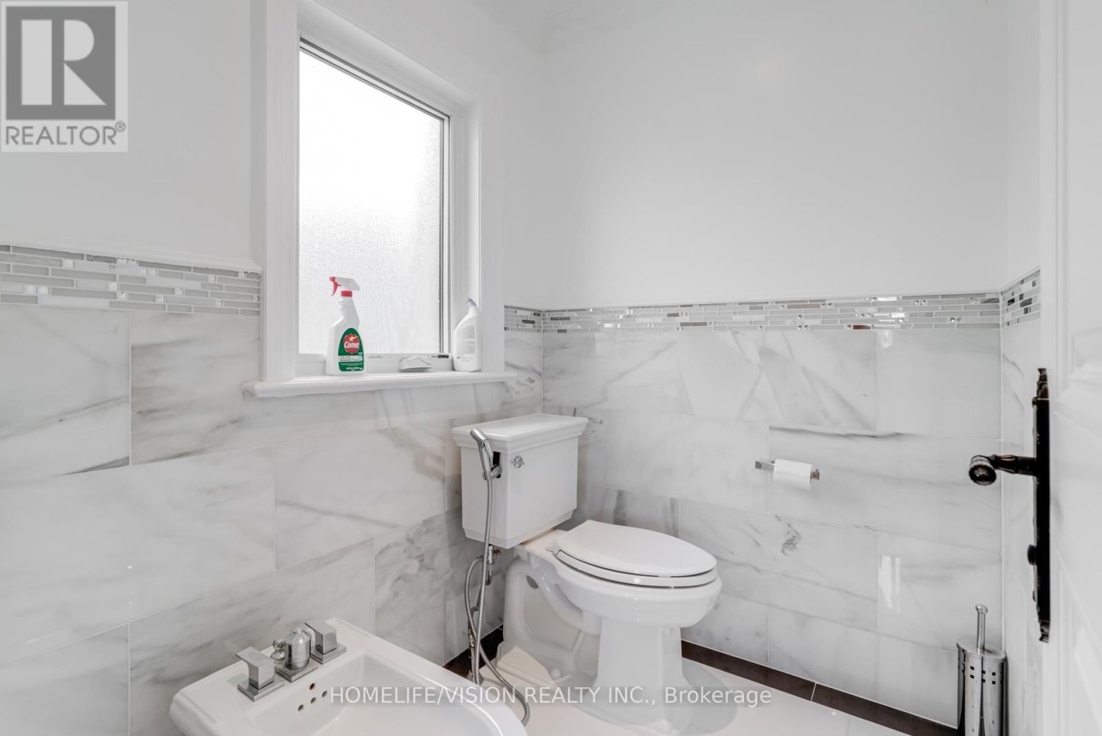 28 Moore Park Avenue, Toronto, Ontario  M2M 1M9 - Photo 38 - C13044204