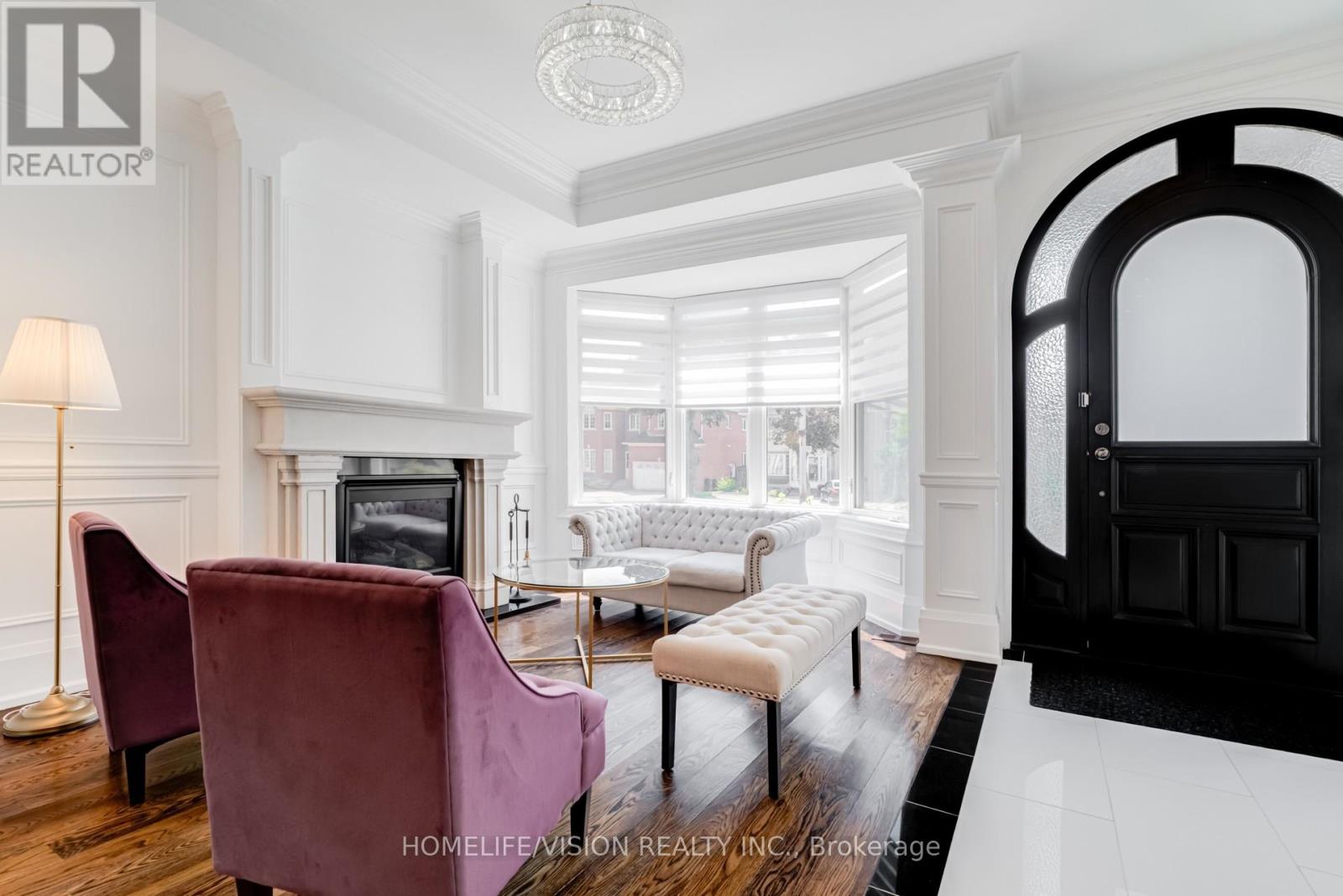 28 Moore Park Avenue, Toronto, Ontario  M2M 1M9 - Photo 5 - C13044204