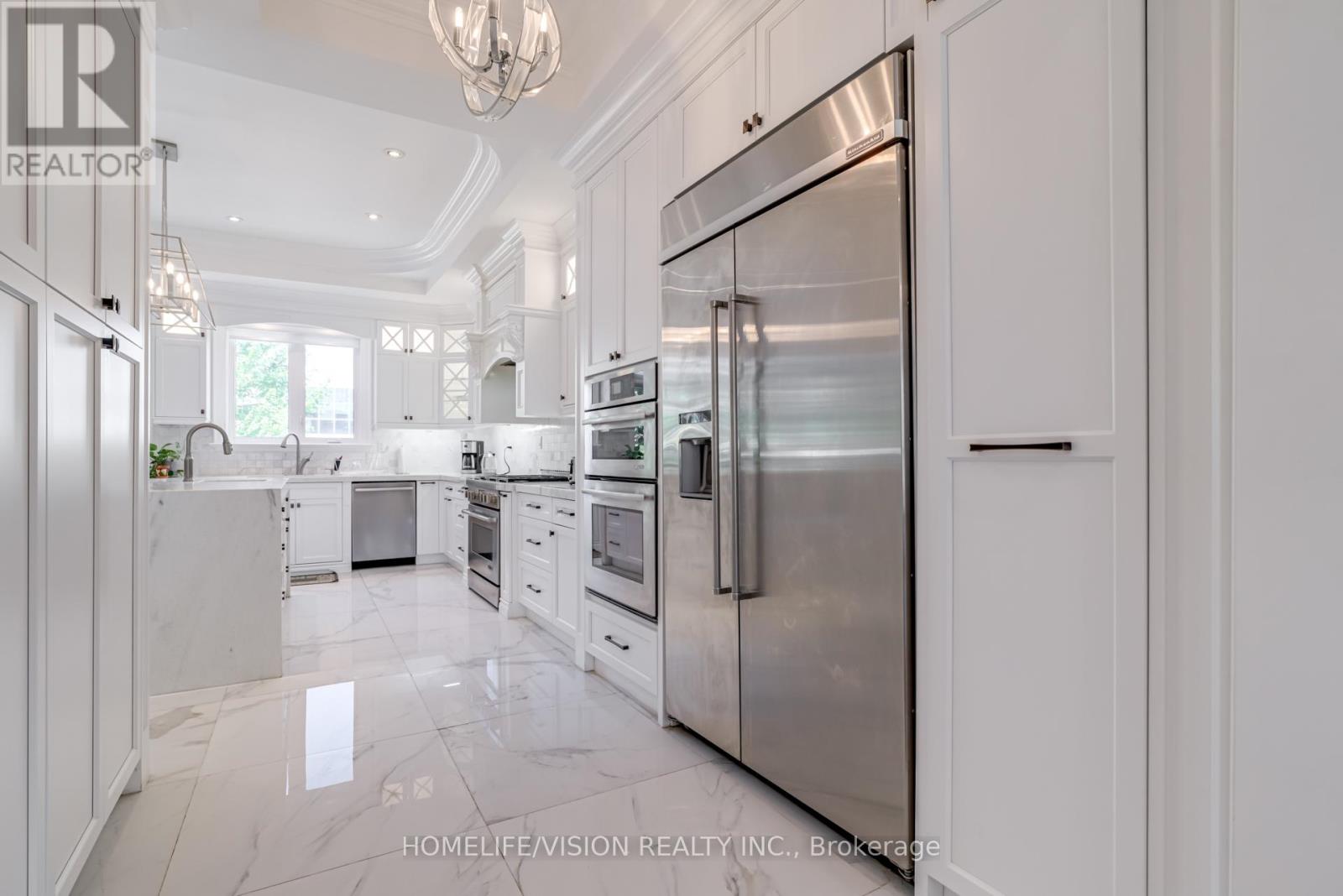 28 Moore Park Avenue, Toronto, Ontario  M2M 1M9 - Photo 8 - C13044204