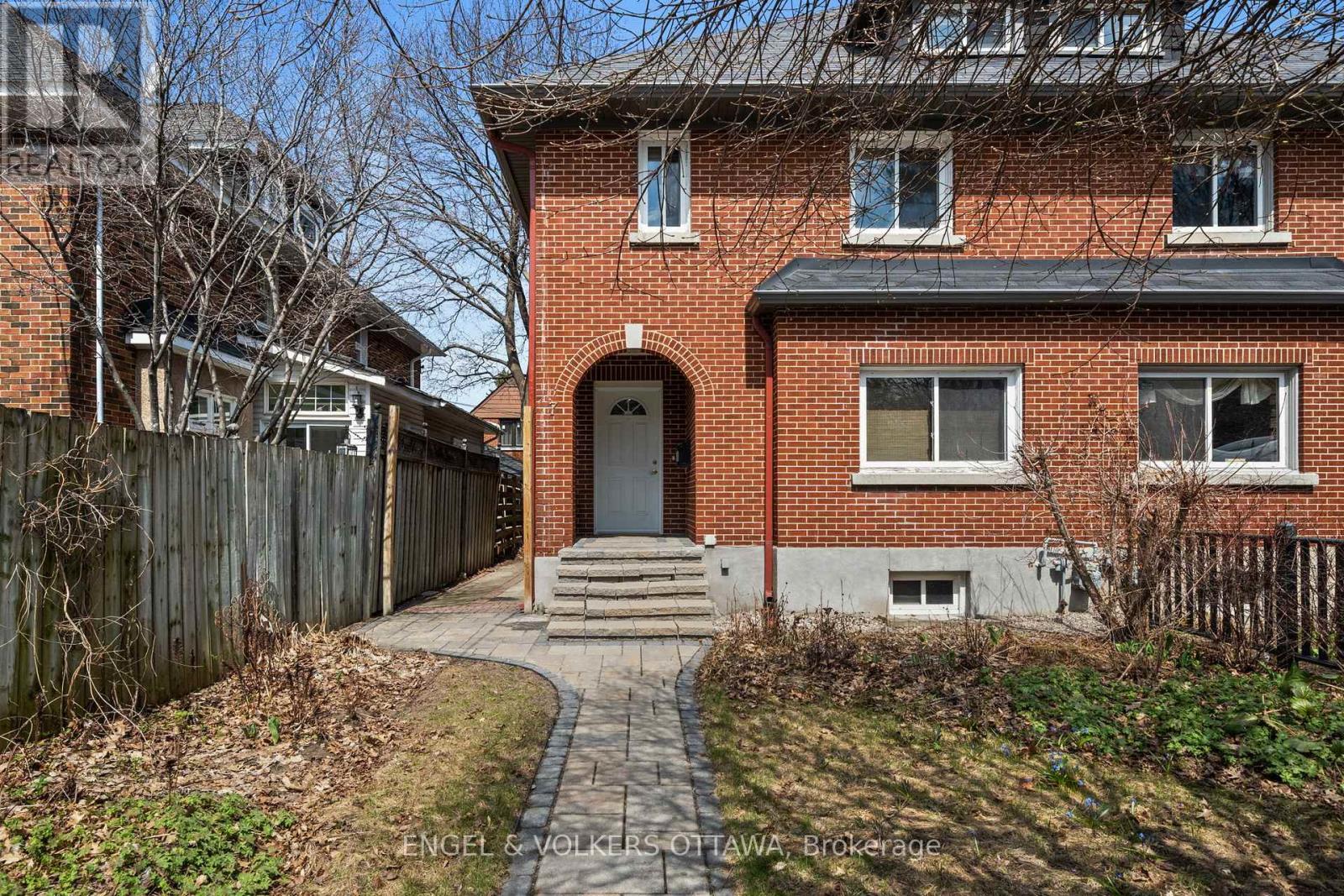 7 Inglewood Place, Ottawa, Ontario  K1Y 4C2 - Photo 2 - X13044178