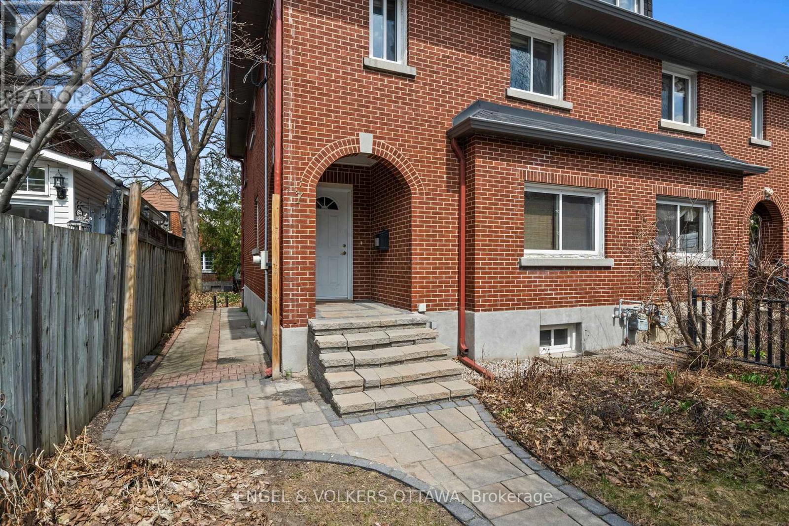 7 Inglewood Place, Ottawa, Ontario  K1Y 4C2 - Photo 3 - X13044178