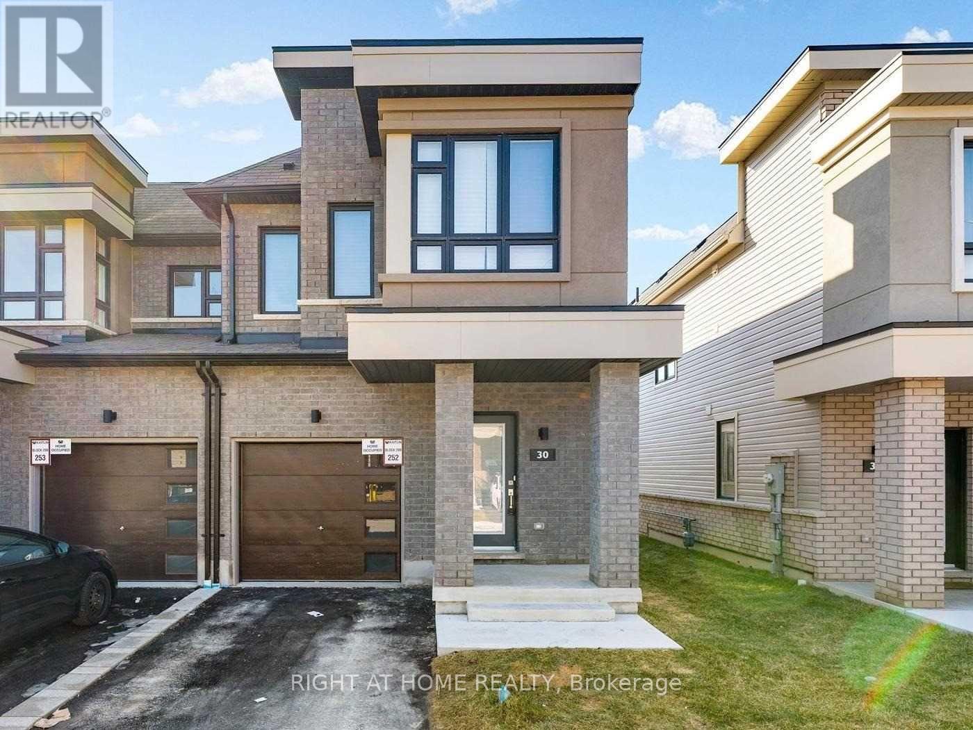 30 CASPIAN SQUARE, clarington (bowmanville), Ontario