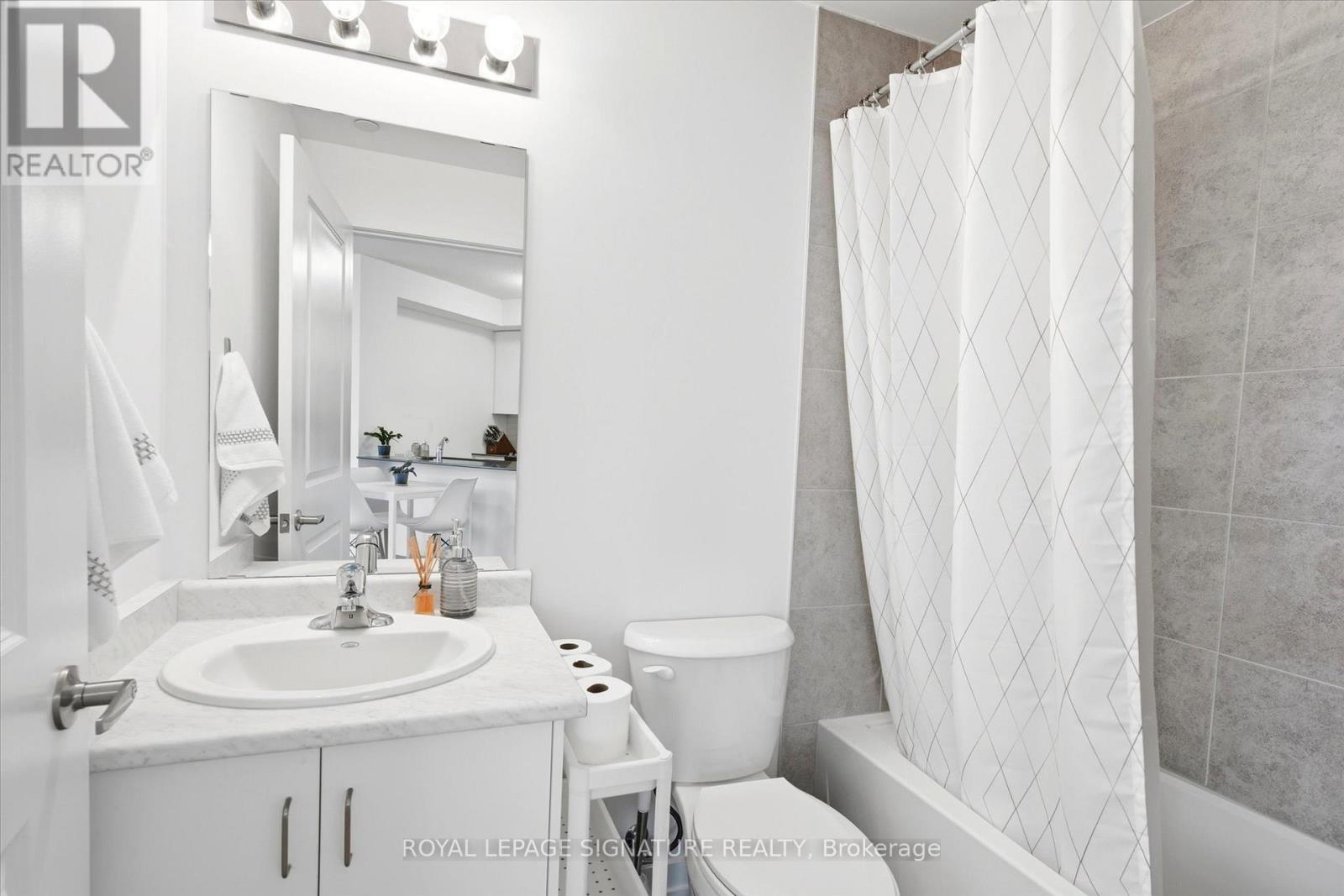 232 - 10 Mallard Trail, Hamilton, Ontario  L8B 2A7 - Photo 12 - X12918830