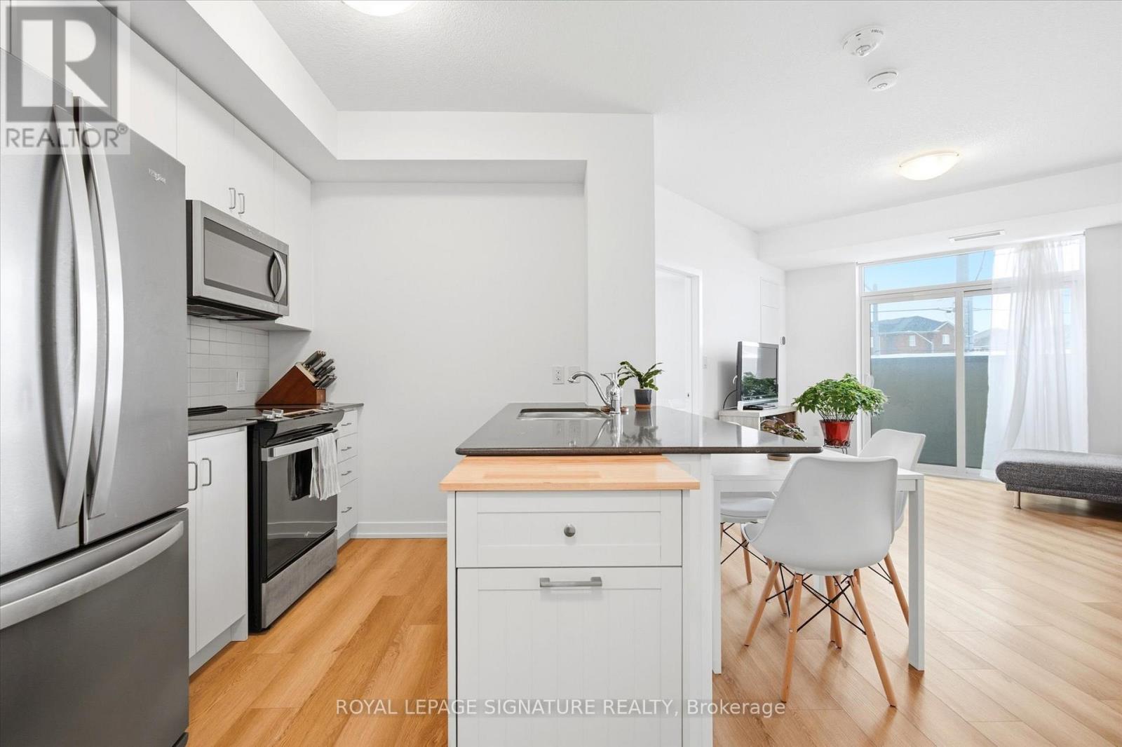 232 - 10 Mallard Trail, Hamilton, Ontario  L8B 2A7 - Photo 2 - X12918830