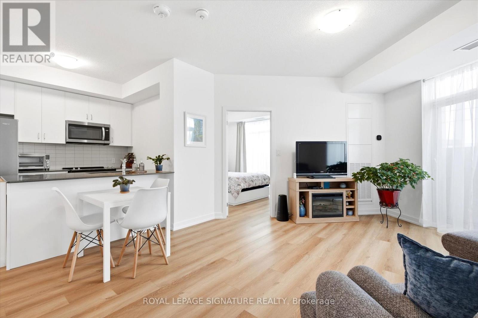 232 - 10 Mallard Trail, Hamilton, Ontario  L8B 2A7 - Photo 5 - X12918830