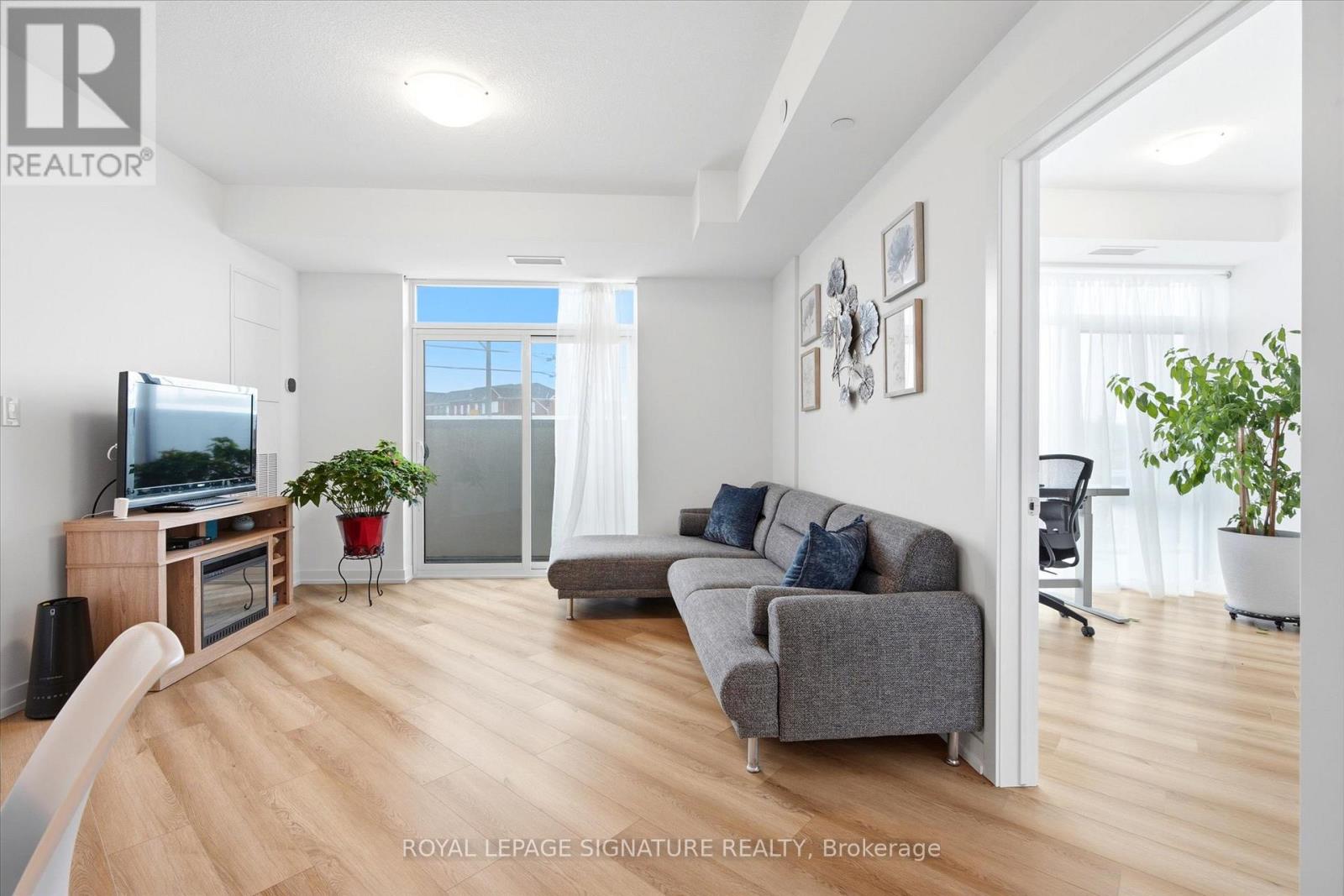 232 - 10 Mallard Trail, Hamilton, Ontario  L8B 2A7 - Photo 4 - X12918830