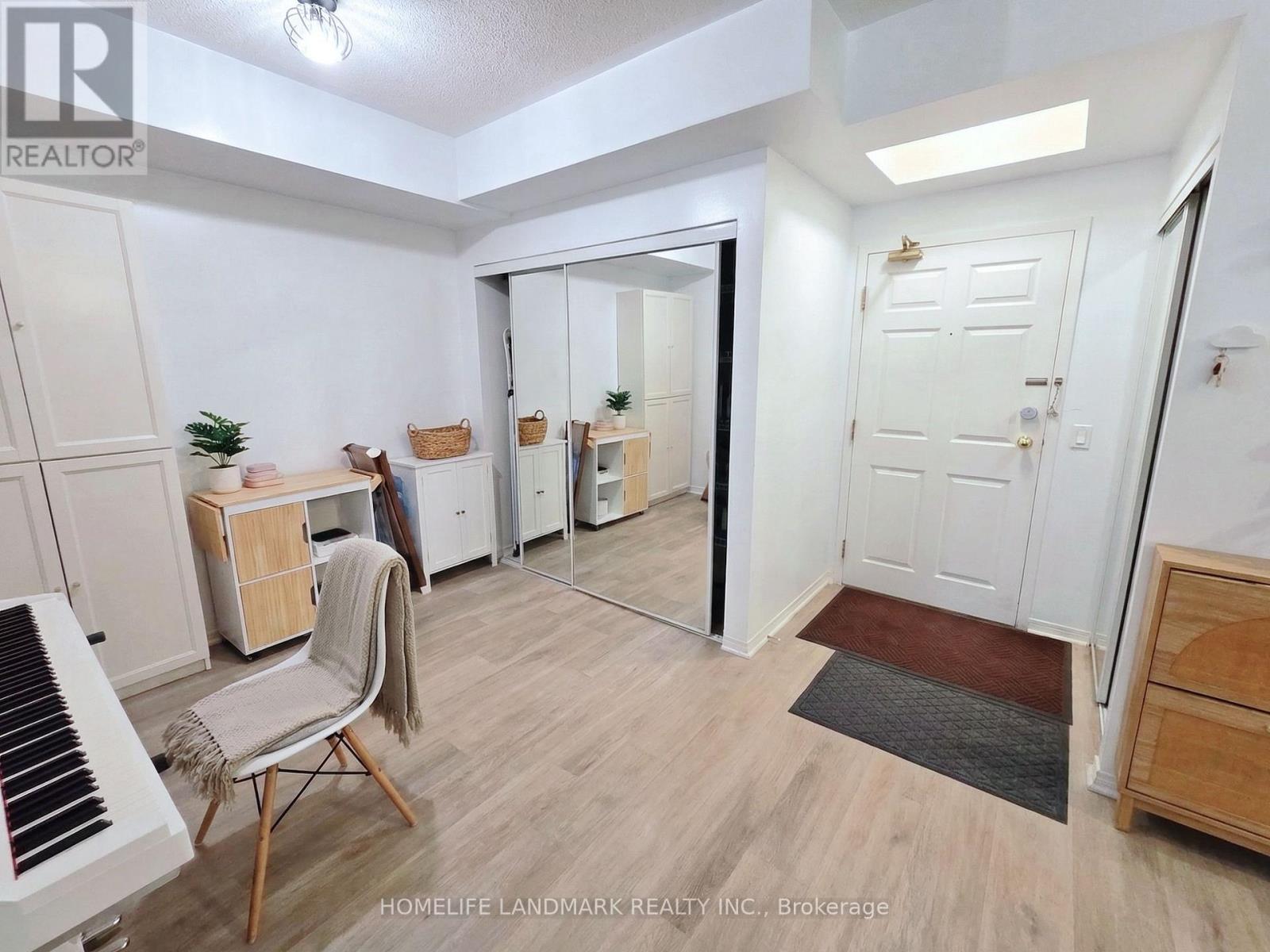 106 - 7398 Yonge Street, Vaughan, Ontario  L4J 8J2 - Photo 2 - N13044180