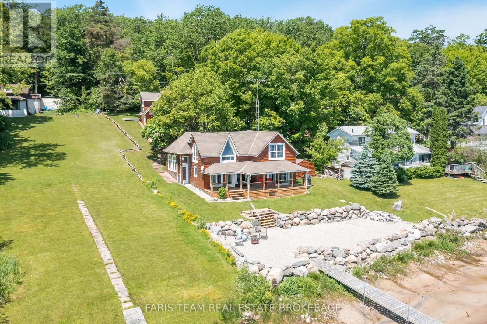 375 Champlain Road, Penetanguishene, Ontario  L9M 1S3 - Photo 4 - S13044222