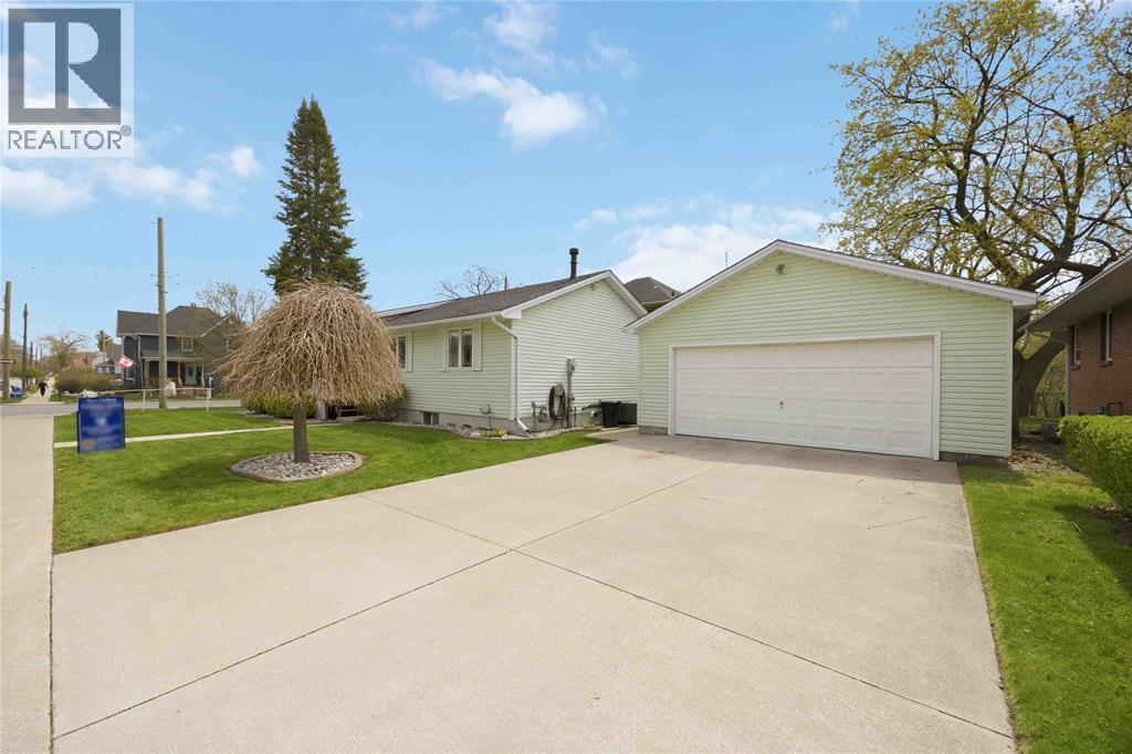 165 TALFOURD STREET, Sarnia, Ontario