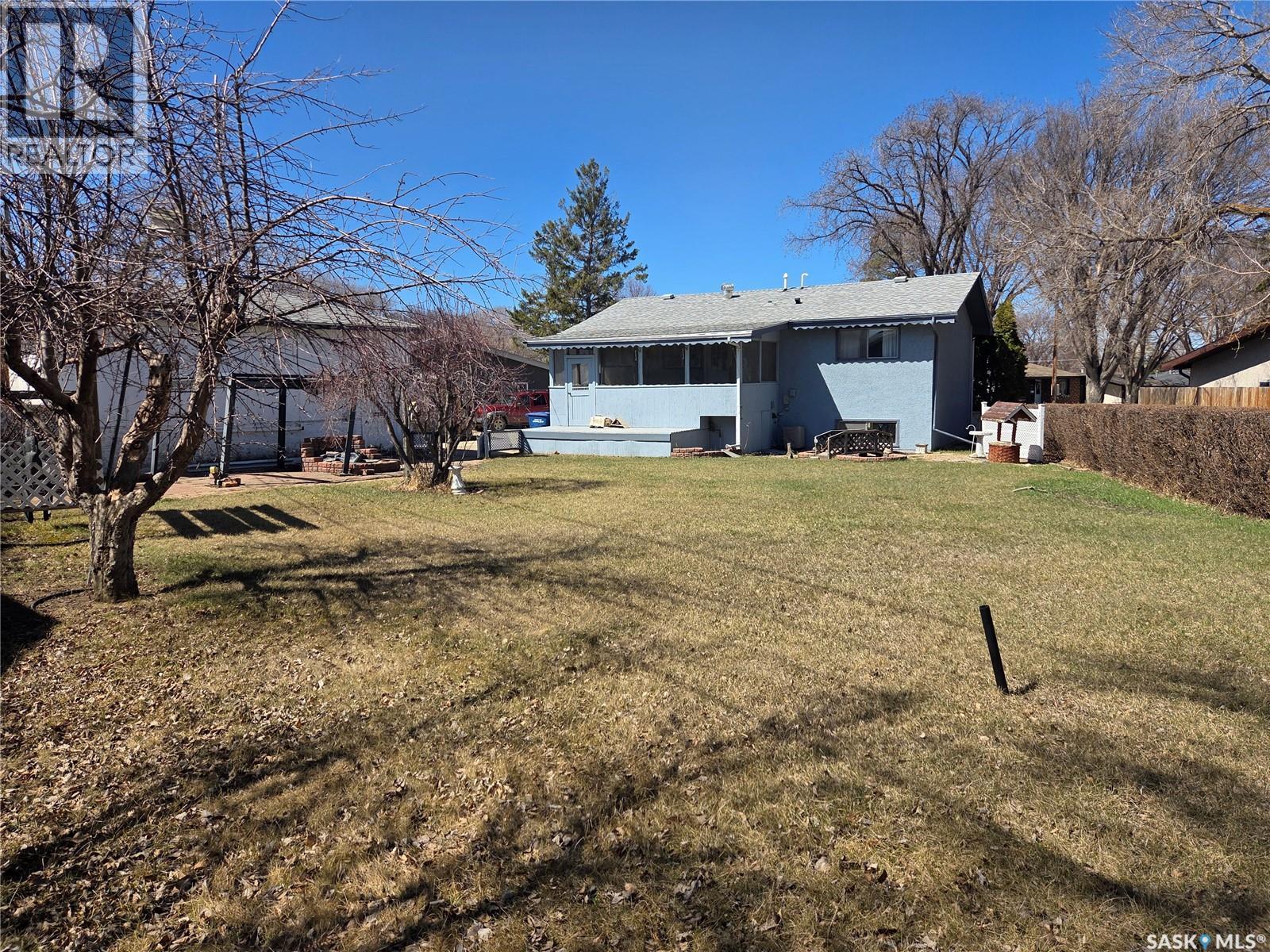 1156 Duffield Crescent, Moose Jaw, Saskatchewan  S6H 5M4 - Photo 2 - SK033913