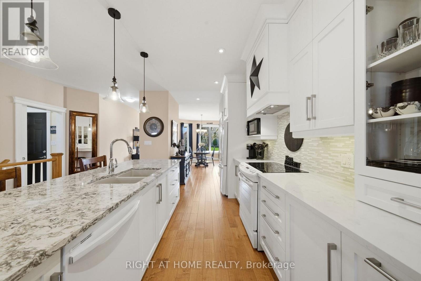 31 Manorwood Drive, West Lincoln, Ontario  L0R 2A0 - Photo 10 - X13044184