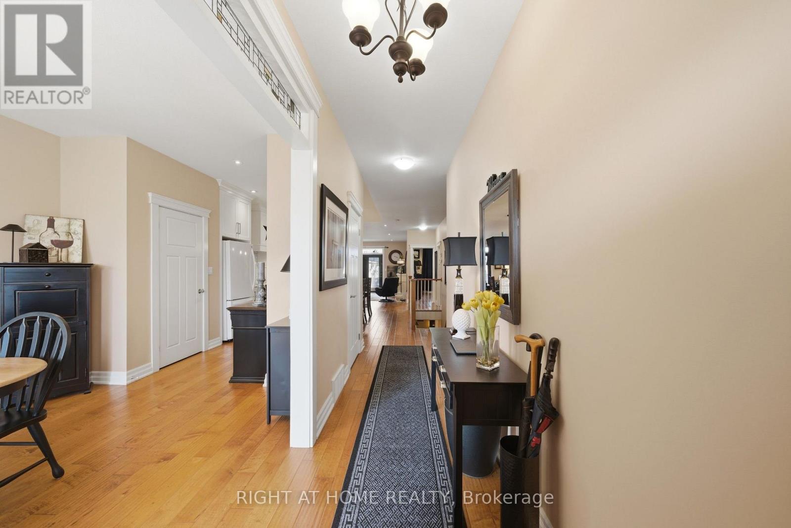 31 Manorwood Drive, West Lincoln, Ontario  L0R 2A0 - Photo 3 - X13044184