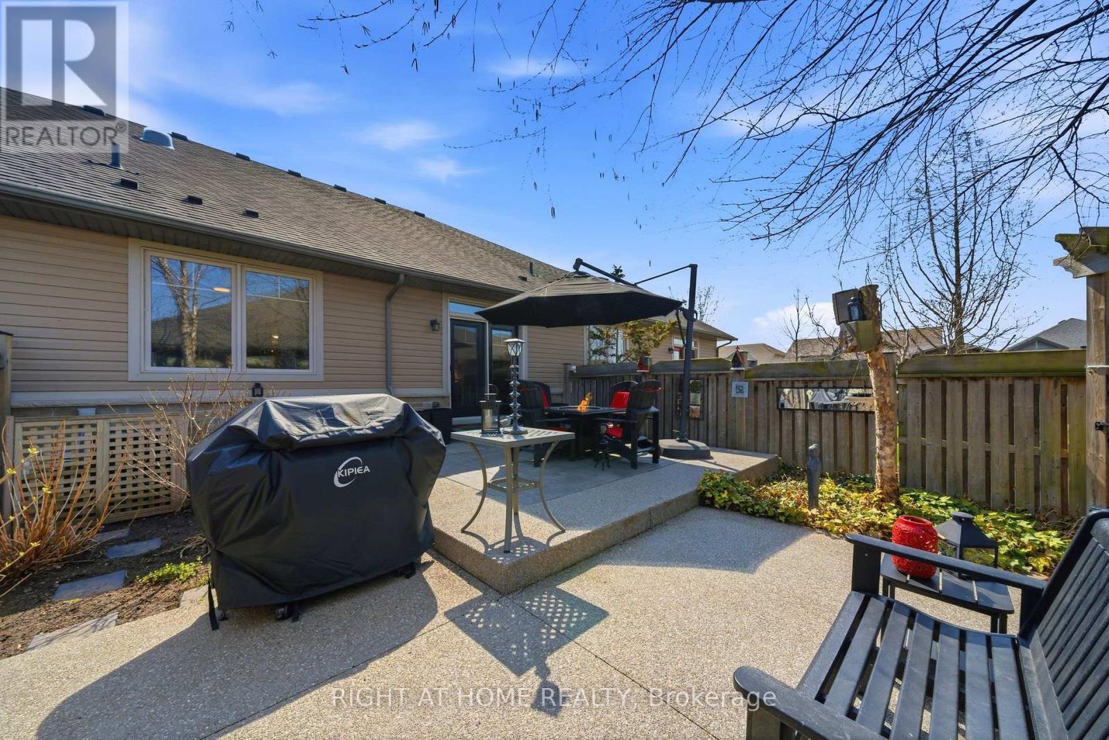 31 Manorwood Drive, West Lincoln, Ontario  L0R 2A0 - Photo 37 - X13044184