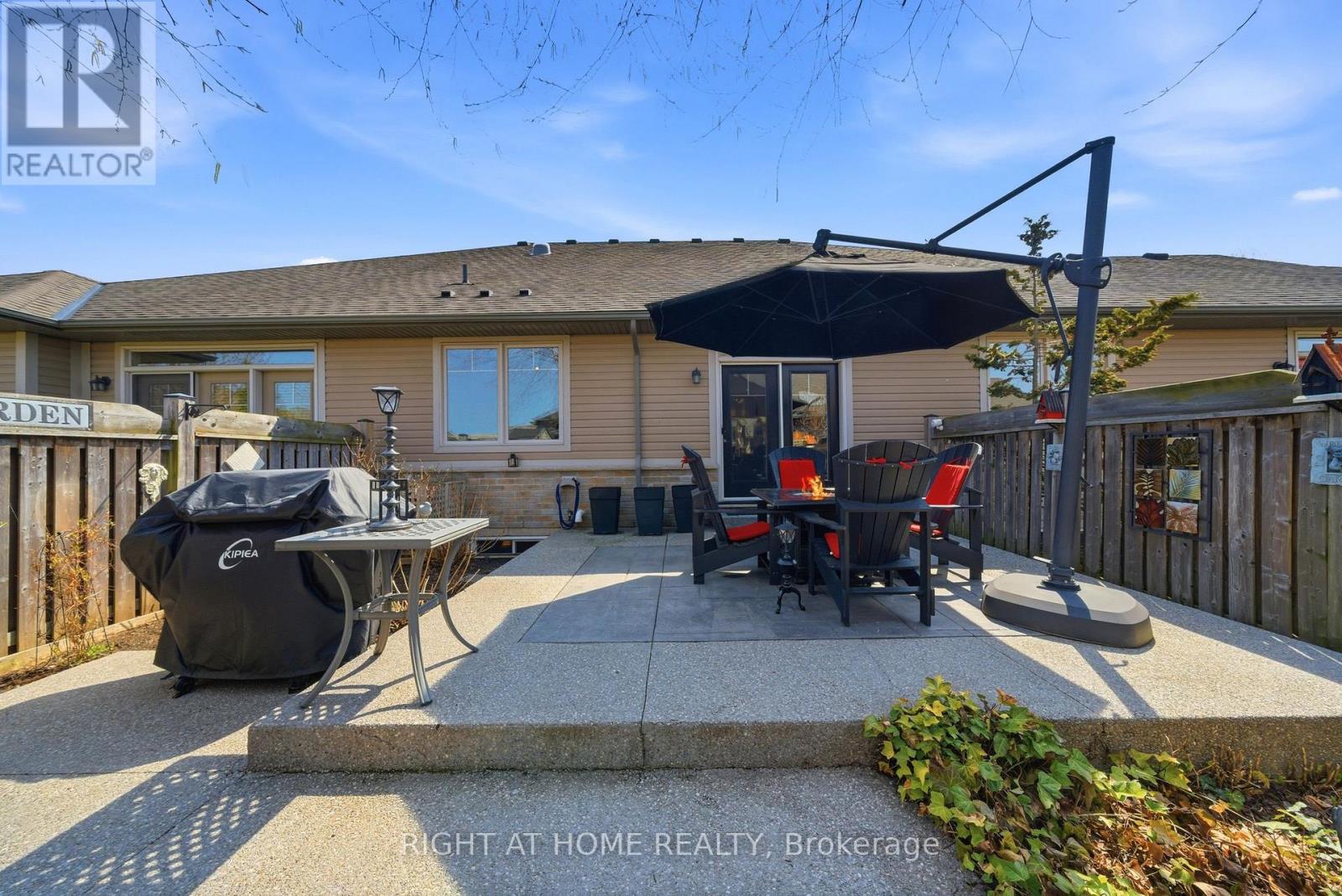 31 Manorwood Drive, West Lincoln, Ontario  L0R 2A0 - Photo 38 - X13044184