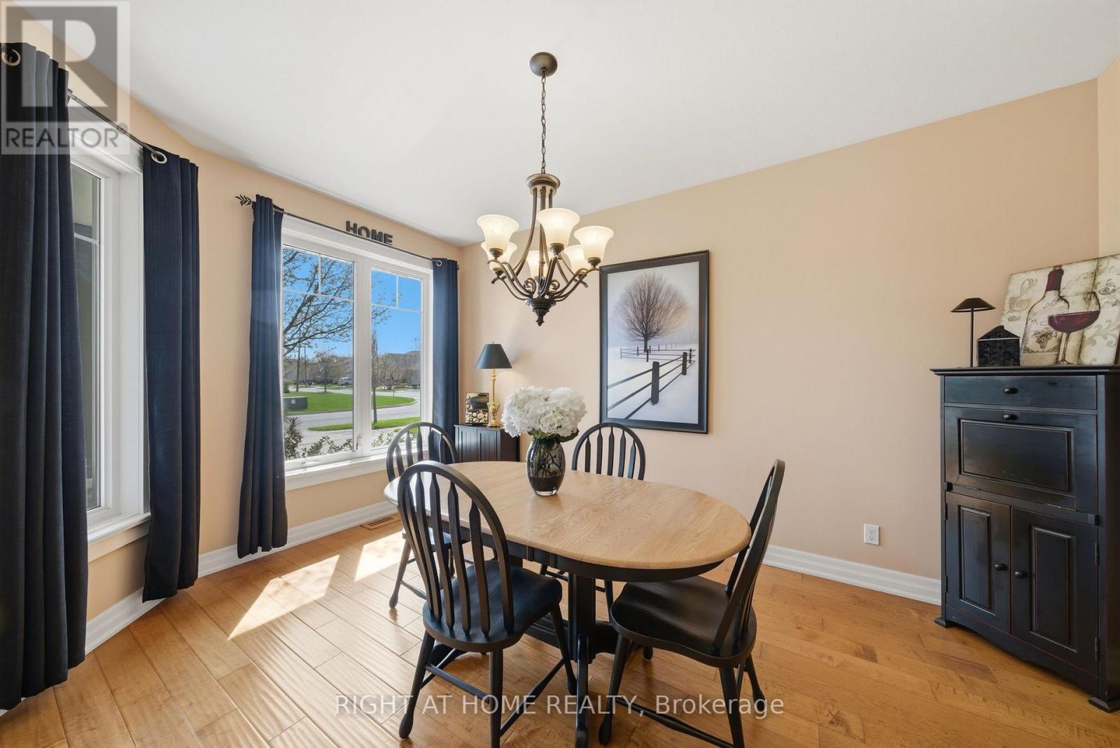 31 Manorwood Drive, West Lincoln, Ontario  L0R 2A0 - Photo 4 - X13044184