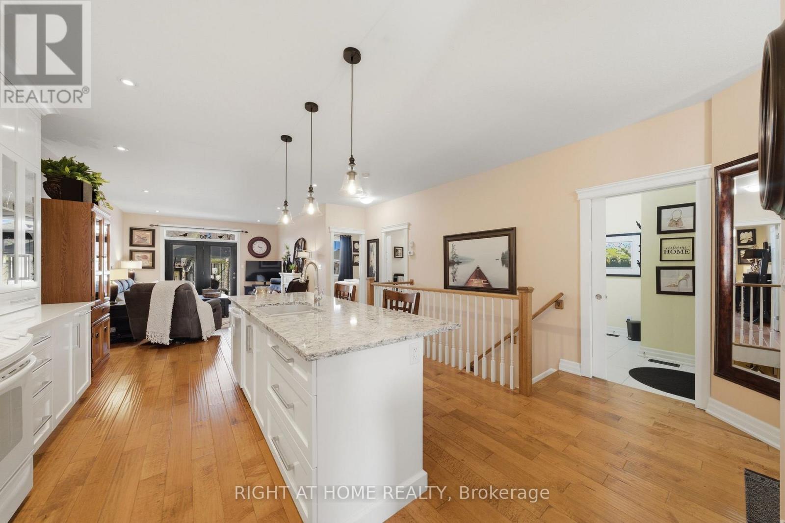 31 Manorwood Drive, West Lincoln, Ontario  L0R 2A0 - Photo 8 - X13044184