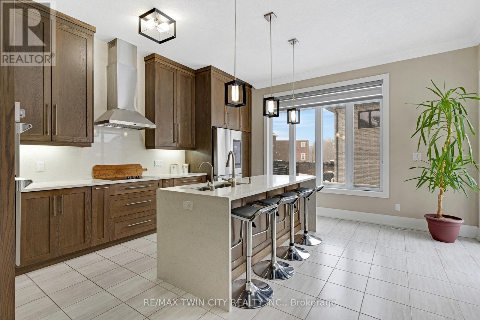 900 Pondcliffe Drive, Kitchener, Ontario  N2R 0M9 - Photo 12 - X13044190