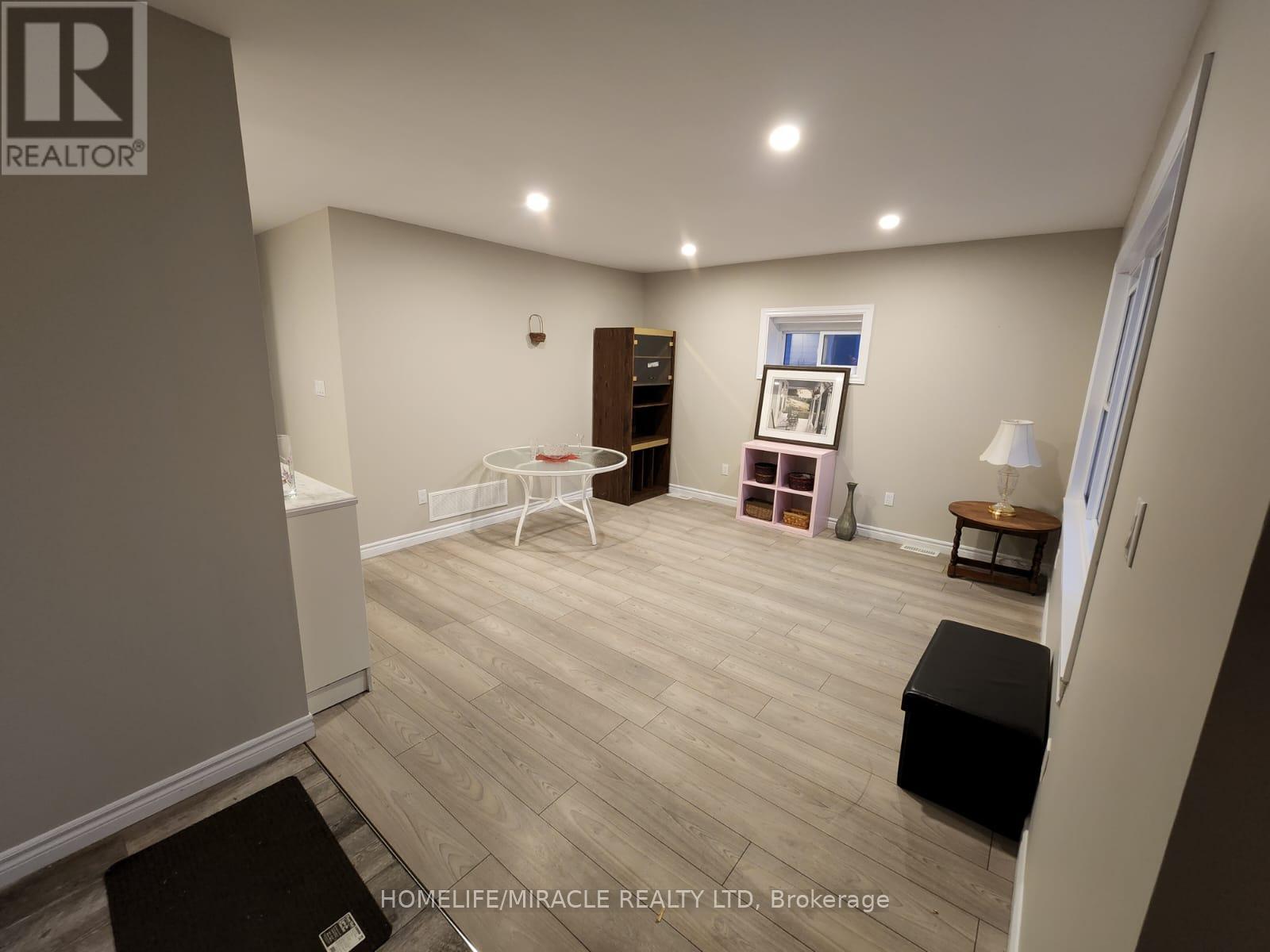 408 UPPER WELLINGTON STREET W, Hamilton, Ontario