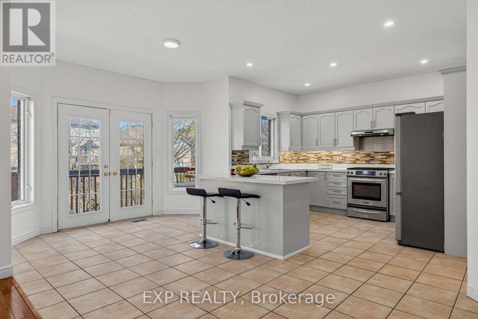 14 Hearthbridge Street, Kitchener, Ontario  N2R 1L5 - Photo 8 - X13044226