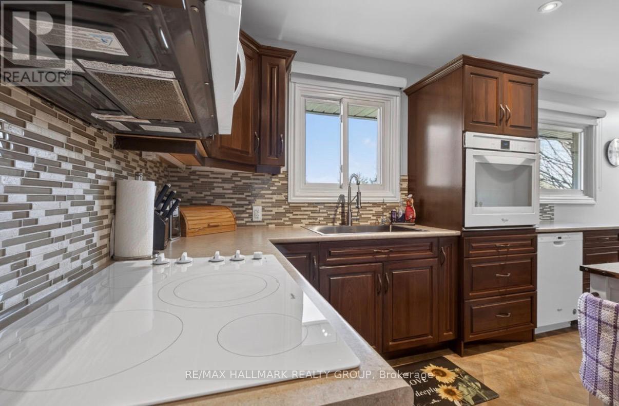 9950 Round Lake Road, Laurentian Valley, Ontario  K8A 0K5 - Photo 20 - X13033702