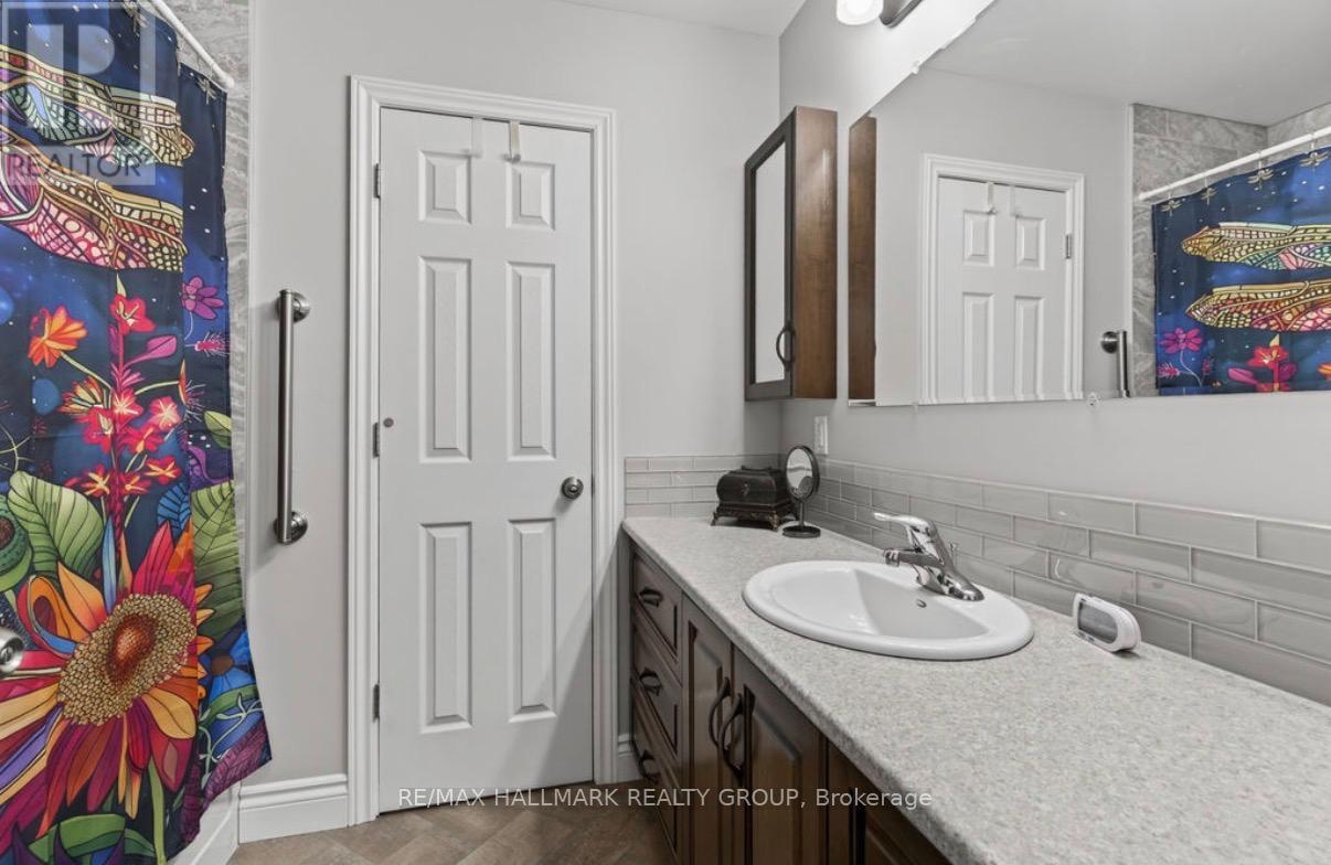 9950 Round Lake Road, Laurentian Valley, Ontario  K8A 0K5 - Photo 24 - X13033702