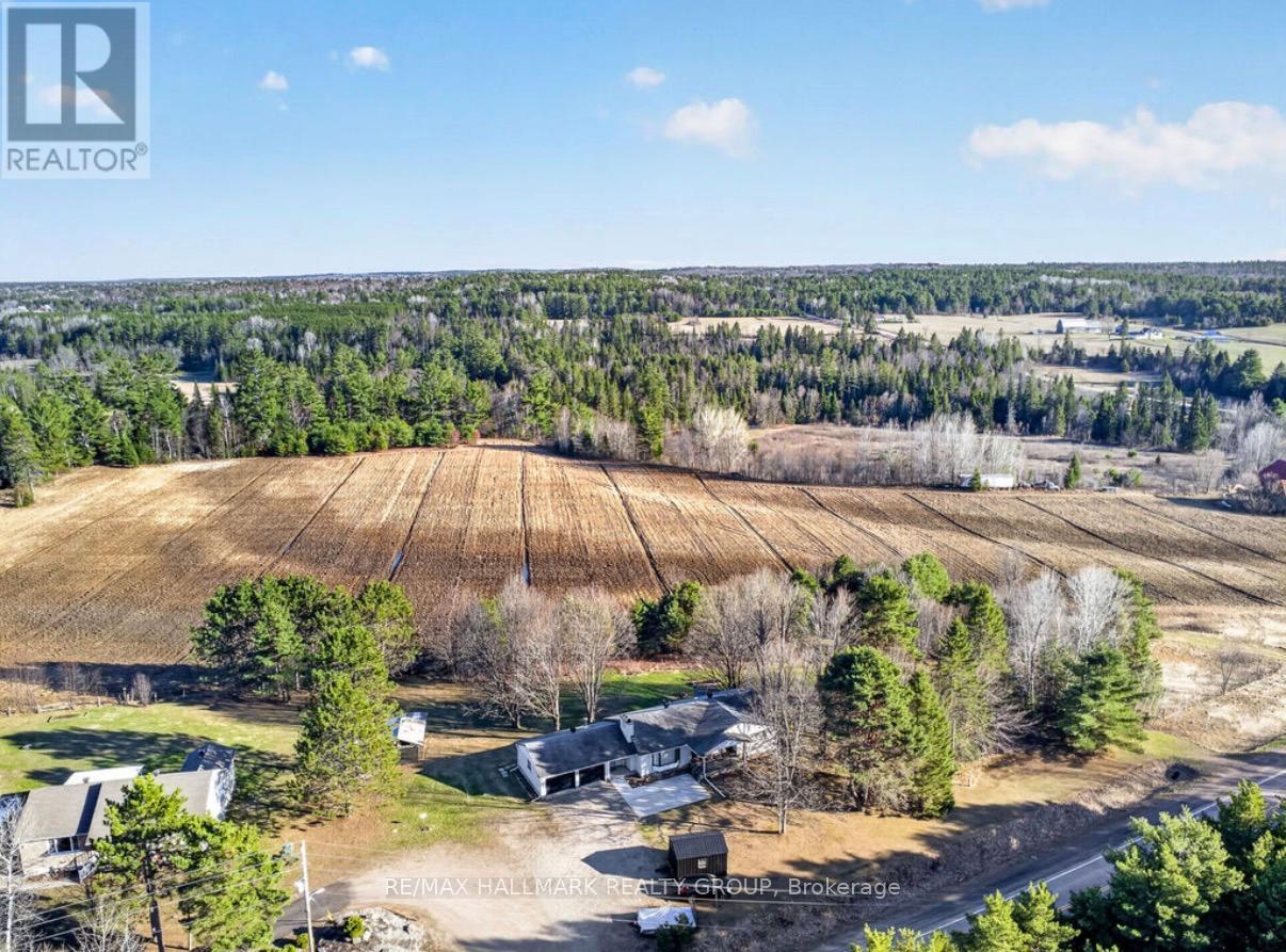 9950 Round Lake Road, Laurentian Valley, Ontario  K8A 0K5 - Photo 8 - X13033702