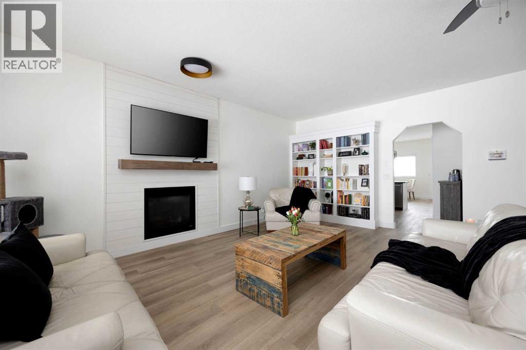 362 Pacific Crescent, Fort Mcmurray, Alberta  T9K 0G5 - Photo 5 - A2298935