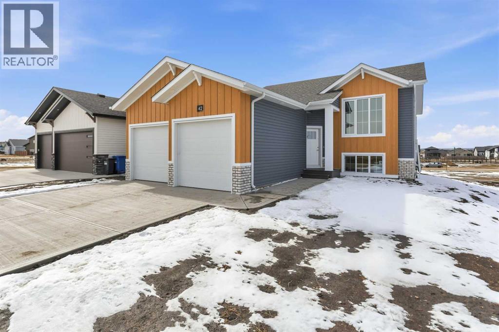 42 Tarzwell Avenue, Red Deer, Alberta  T4P 0Y9 - Photo 2 - A2276060
