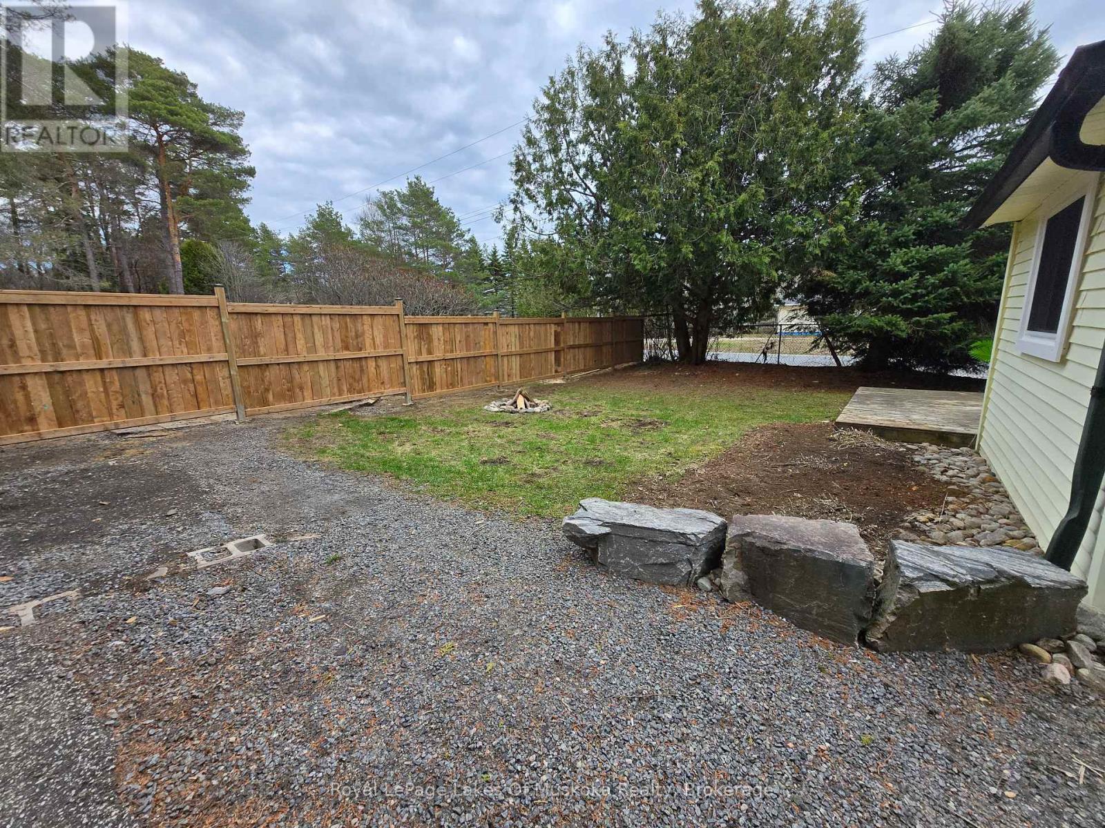 11 Silver Street, Huntsville, Ontario  P1H 1M2 - Photo 23 - X12920916