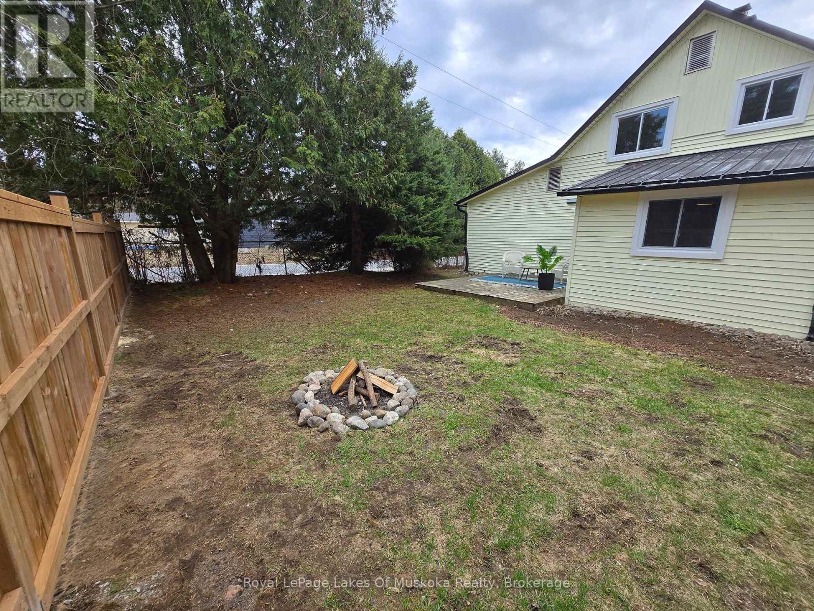 11 Silver Street, Huntsville, Ontario  P1H 1M2 - Photo 24 - X12920916